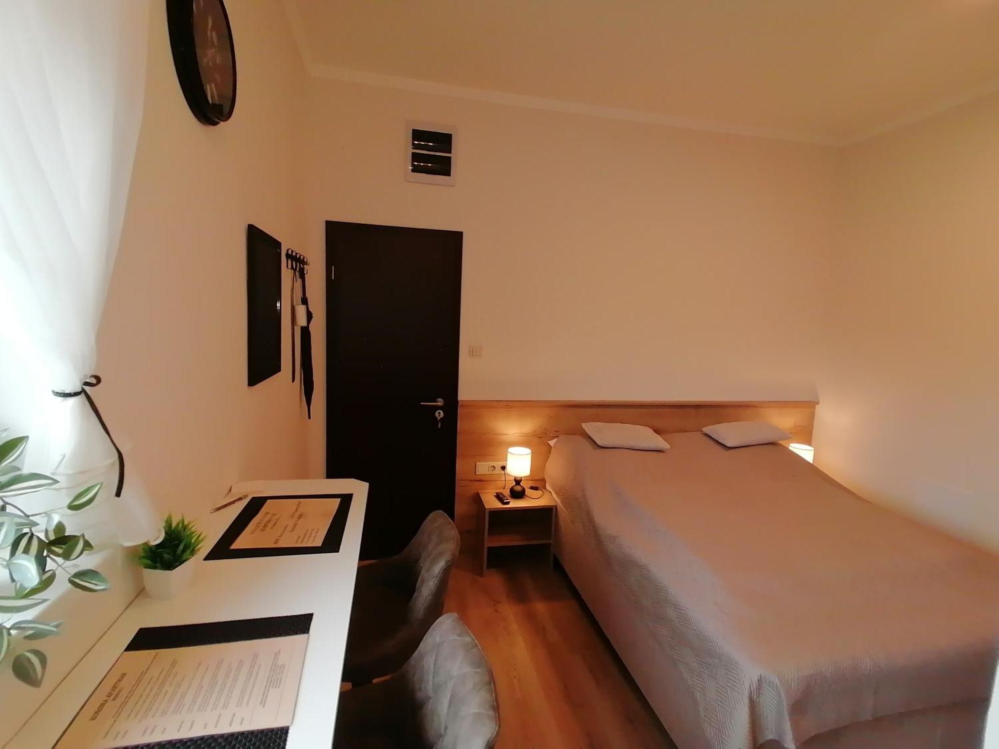 Mohacs Korona Apartman Екстер'єр фото