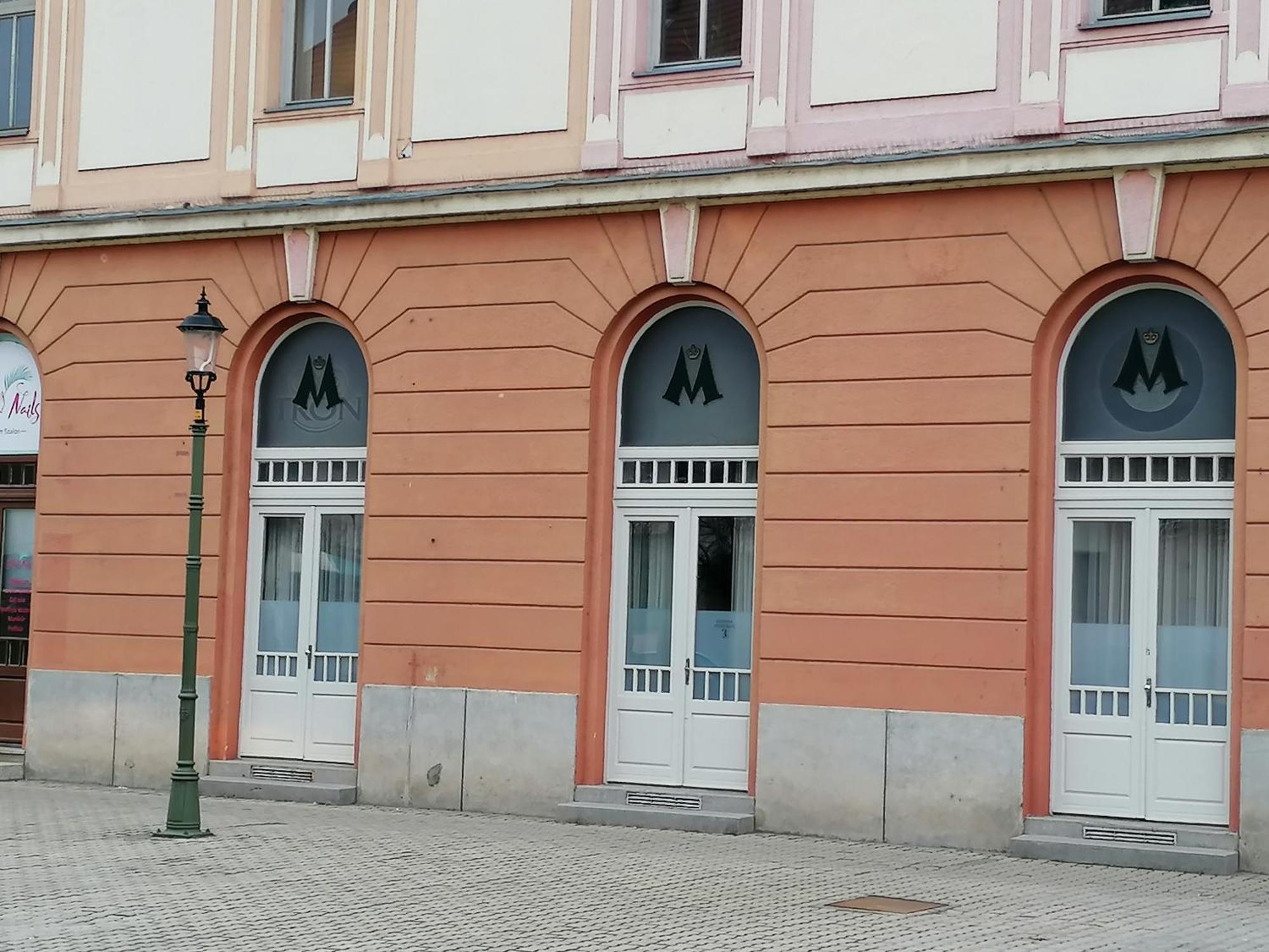 Mohacs Korona Apartman Екстер'єр фото