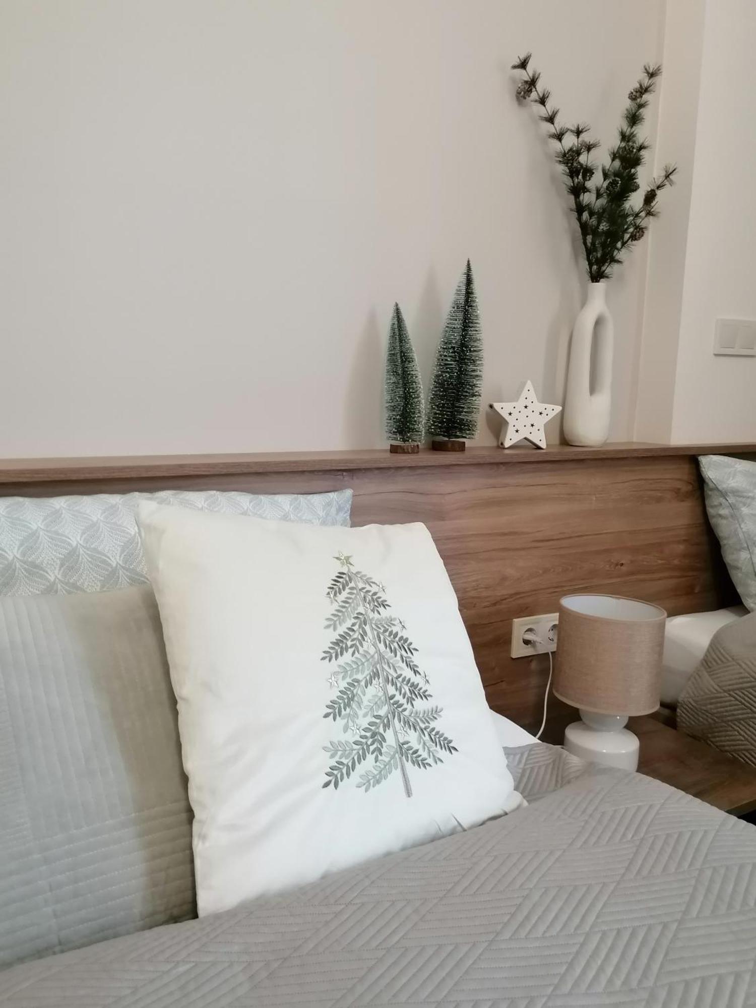 Mohacs Korona Apartman Екстер'єр фото